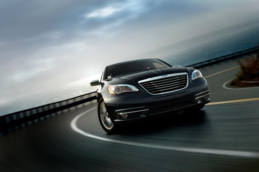  Chrysler 200 Sedan 2011 года  (фото 4 из 15)